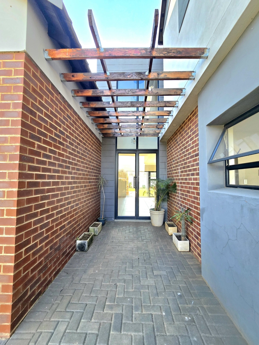 4 Bedroom Property for Sale in Melodie North West